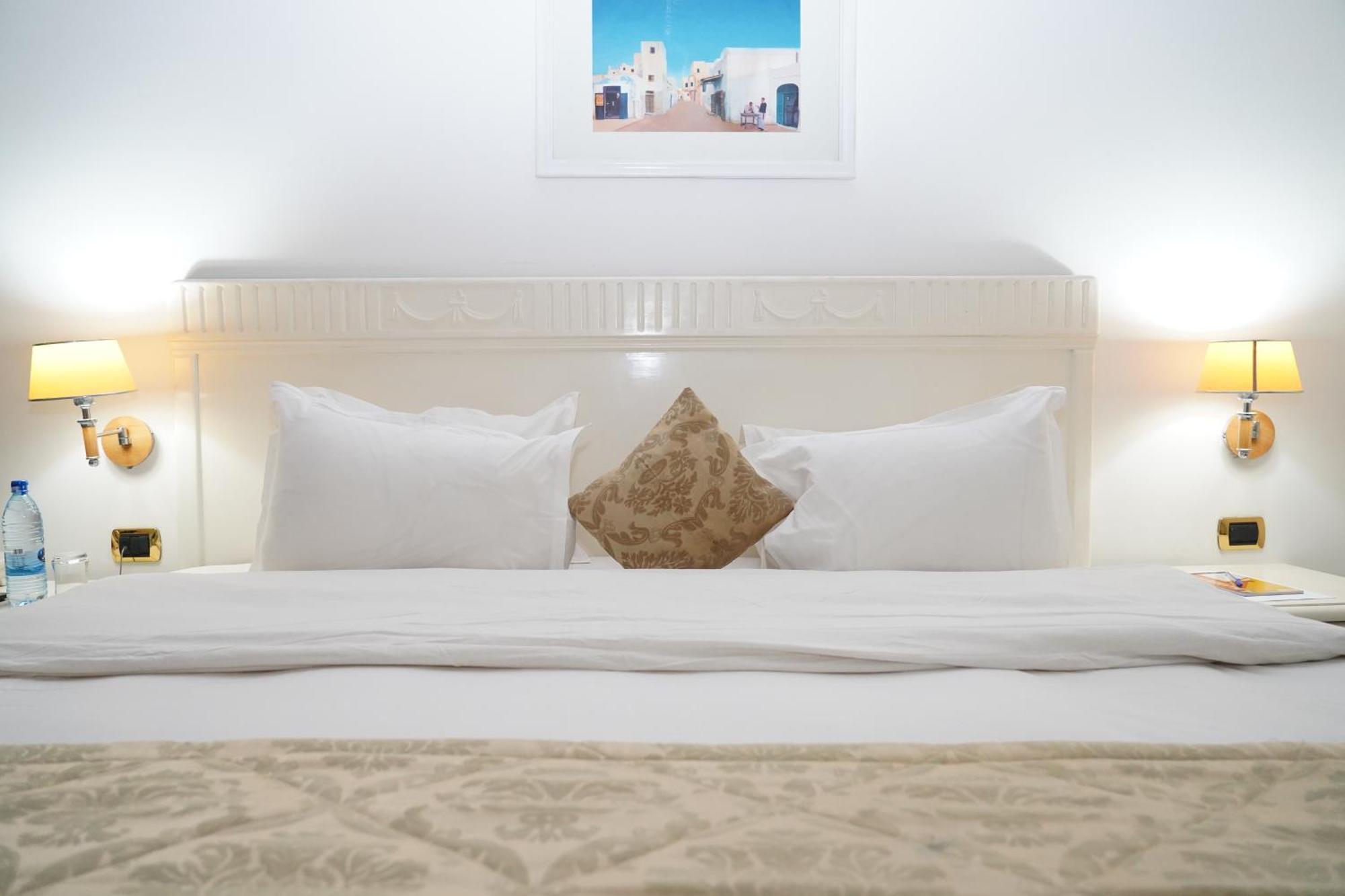 L'Amitie Hotel Нджамена Экстерьер фото